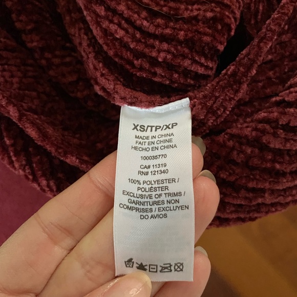 Sweather with open back. Size XS - Picture 2 of 6